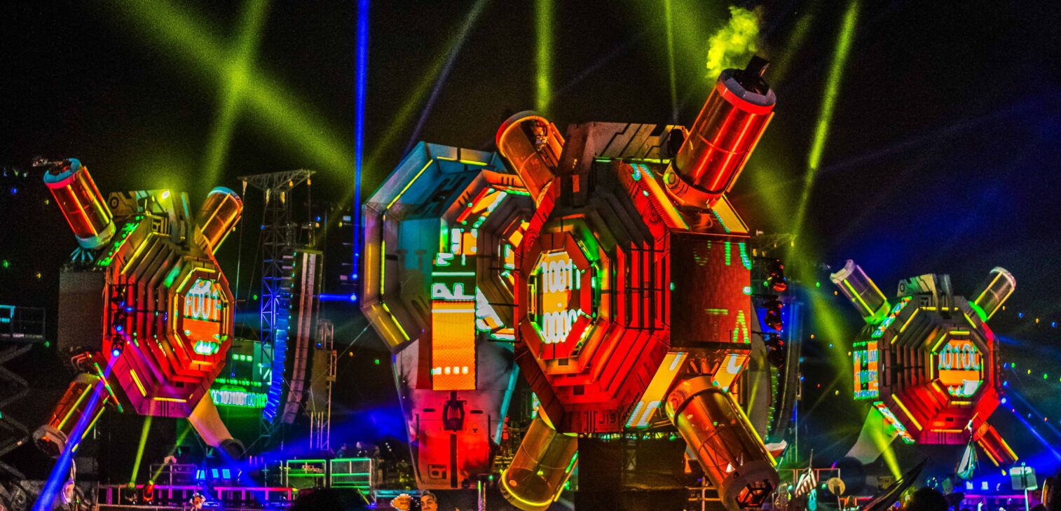 Scenic Fabrication in Las Vegas for Concerts, Festivals, Exhibits, Restaurants & Experiences
